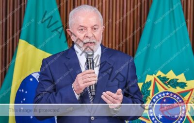 Lula assina decreto que reajusta salário mínimo para R$ 1.412