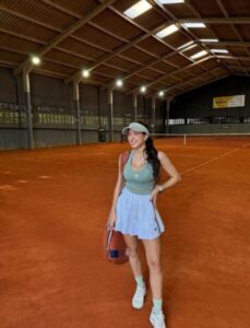 Amanda Gentil reaparece após três anos e meio de silêncio…
