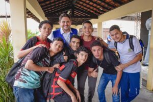 Juscelino Filho: todas as escolas públicas terão internet de qualidade até 2026