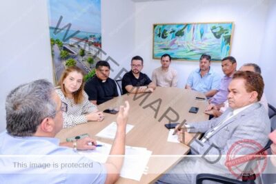 Iracema Vale participa de assinatura do ‘Mutirão Rua Nova’, que beneficiará Buriti, Belágua e Urbano Santos