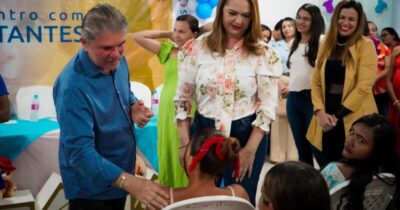 Prefeitura de Vargem Grande entrega kits de maternidade e higiene