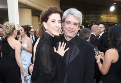 Fernanda Torres participa de festa pré-Oscar ao lado do marido