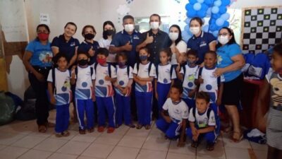 Fernando Pessoa leva mais dignidade as Escolas com a entrega de fardamentos a alunos da Rede Pública Municipal