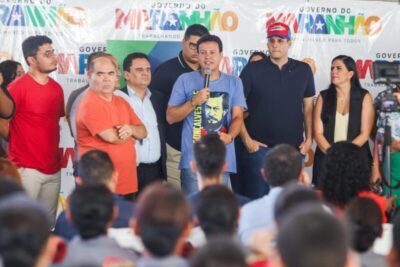 Felipe Camarão entrega obras educacionais na Vila Palmeira, em São Luís