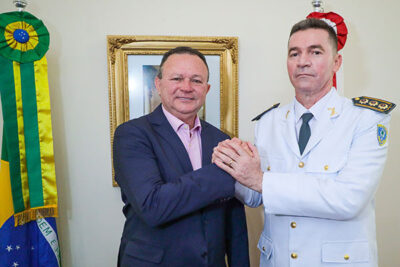 O governador afasta comandante da PM e militares citados em reportagem sobre ‘Máfia dos Táxis’