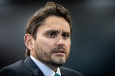 Após denúncia da PGR por suspeita de desvio de emendas, Juscelino Filho pede demissão do governo