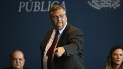 Ministro Flávio Dino na mira dos parlamentares de direita; ‘Impeachment’