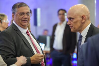 Defesa omite nomes de Moraes e Dino em voo da FAB