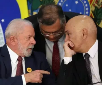 Em jantar com ministros, Lula sinaliza nome de Dino ao STF