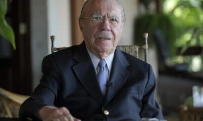 Ex-presidente José Sarney sofre queda e apresenta fraturas leves na clavícula