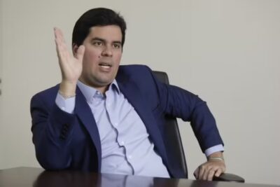 Ministro de Lula entra na briga que opôs Flávio Dino e Carlos Brandão