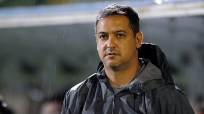 Vila Nova demite técnico após perder para o Sampaio