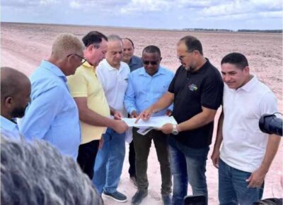 Prefeito Nivaldo Araújo prestigia governador Carlos Brandão durante vistoria da obra da barragem Maria Rita