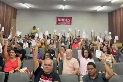 Alunos com dois meses no prejuízo