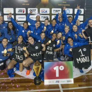 Pinheiros é tricampeão do Sul Centro Americano de Handebol Feminino
