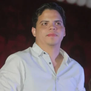 Luciano Genésio deixou a Prefeitura de Pinheiro sem pagar o 13º salário