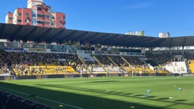 Com tranquilidade, Sampaio é derrotado pelo Criciúma