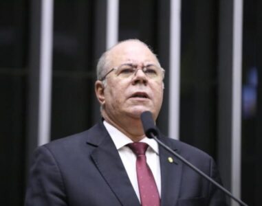 Hildo Rocha apoia reajuste salarial a servidores públicos