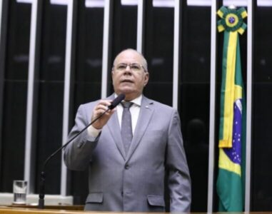 Hildo Rocha bate de frente com ideia de congelar aposetnadorias
