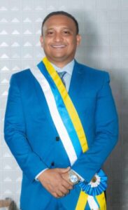 Prefeito Márcio Hominho antecipa salário de servidores na cidade de Bacuri