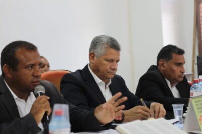 Prefeito Walace participa da sessão de encerramento da câmara de vereadores