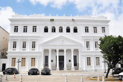 TJ-MA empossa novos juízes e juízas