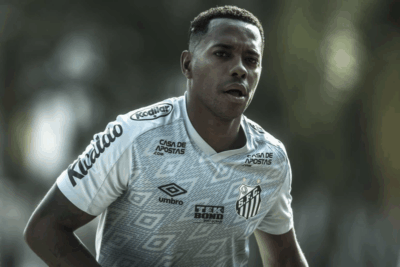 Mendes pede vista e suspende julgamento de Robinho no STF