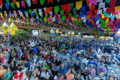 Multidão acompanha abertura oficial do Arraial da Assembleia