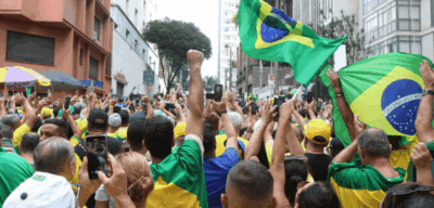 Brasileiros entram em 2025 desiludidos com poder público em todos os níveis