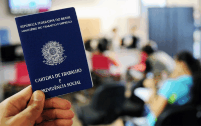 Desemprego cai a 6,4%, o segundo menor patamar da história
