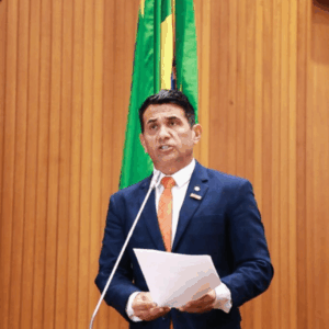 Wellington cobra de Braide melhorias para escolas da zona rural de SLZ