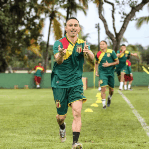 Sampaio faz jogo do ano contra o Ferroviário