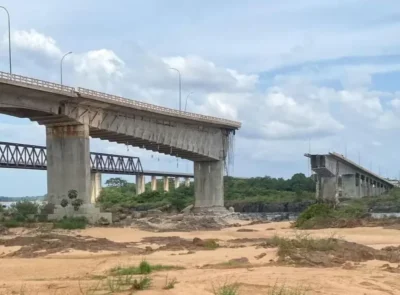 Ponte desaba na divisa entre Tocantins e Maranhão