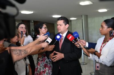 Senado não criará polêmica com denúncia da PGR contra Bolsonaro, diz Davi Alcolumbre
