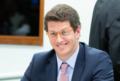 Salles se diz surpreso e classifica operação da PF de desnecessária
