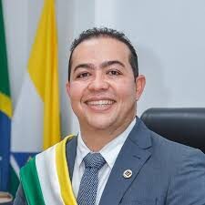 Rildo Amaral concede reajuste para profissionais da rede de ensino de Imperatriz