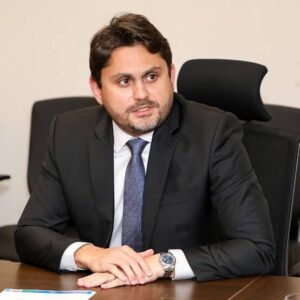 STF: Barroso decreta bloqueio de R$ 835 mil de Juscelino Filho