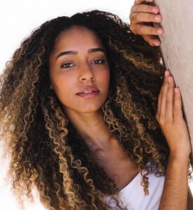 Luto! Morre aos 22 anos, atriz Ísis Freitas, após ser internada com tuberculose