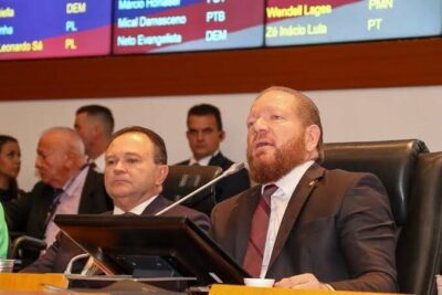 A choradeira de Othelino Neto após duas derrotas seguidas