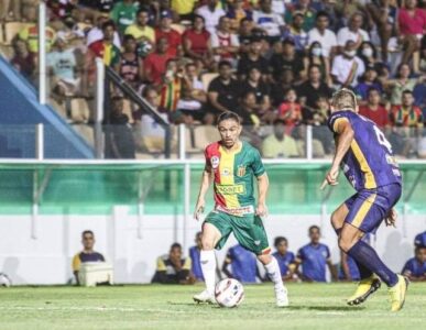 Sampaio e Chapadinha abrem Maranhense com vitória