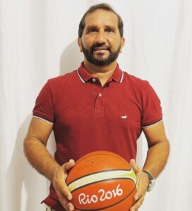 Projeto de basquete “Cestinha Social” abre inscrições sob a coordenação de Betinho Lima