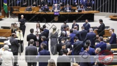 Oposição derrota governistas e aprova castração química para pedófilos