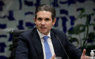 Presidente da Câmara articula urgência para projeto que derruba novo decreto do IOF de Lula