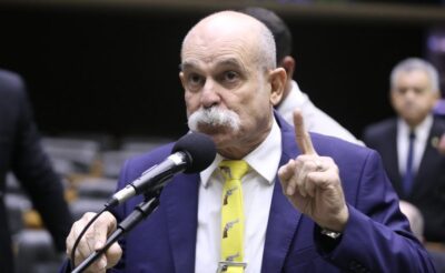 Comissão da Câmara aprova PL que obriga bloqueadores de celular em todos os presídios do país