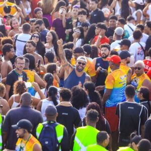 VÍDEO: Mais de 100 mil pessoas arrastadas por Paulo Victor na Litorânea