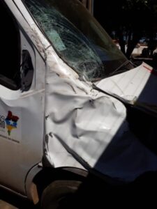 JÁ SÃO QUATRO: Ambulância doada pelo deputado Rigo Teles é flagrada com vestígios de envolvimento em acidente, em Barra do Corda