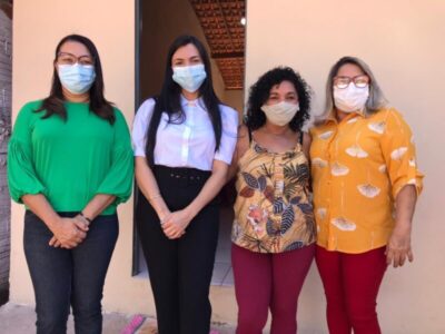 Janína Ramos entrega casa novinha à moradora da cidade de Imperatriz