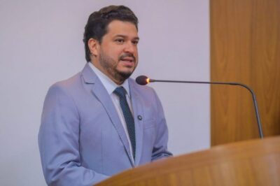Dr. Joel parabeniza Prefeitura de São Luís por realização de concurso público para professores