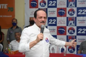Julinho é vaiado durante formatura escolar em São José de Ribamar