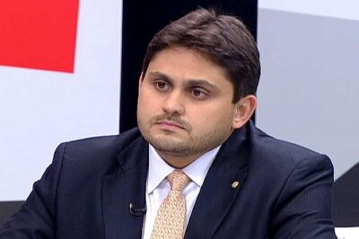 Eita Juscelino!!! Ministro usou avião da FAB para voltar à praia após reunião com Lula nas férias